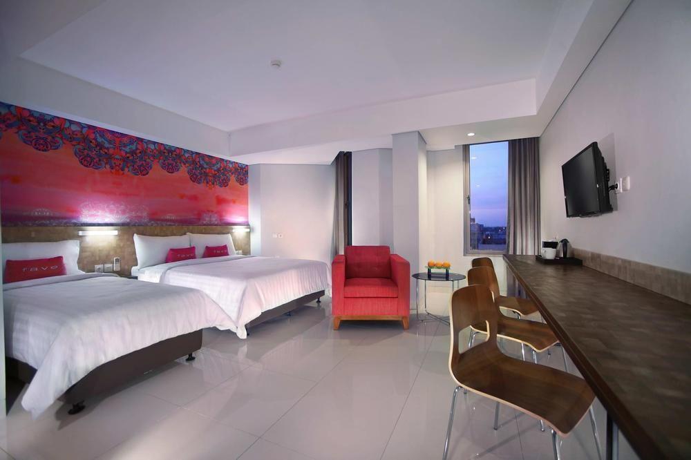 Aston Inn Pantai Losari Macáçar Exterior foto