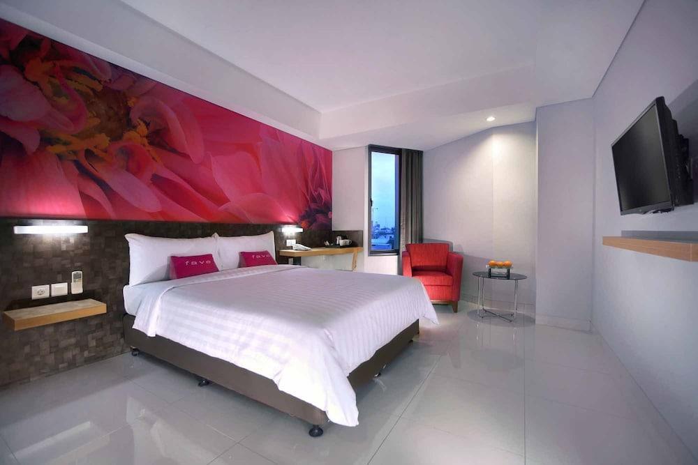 Aston Inn Pantai Losari Macáçar Exterior foto