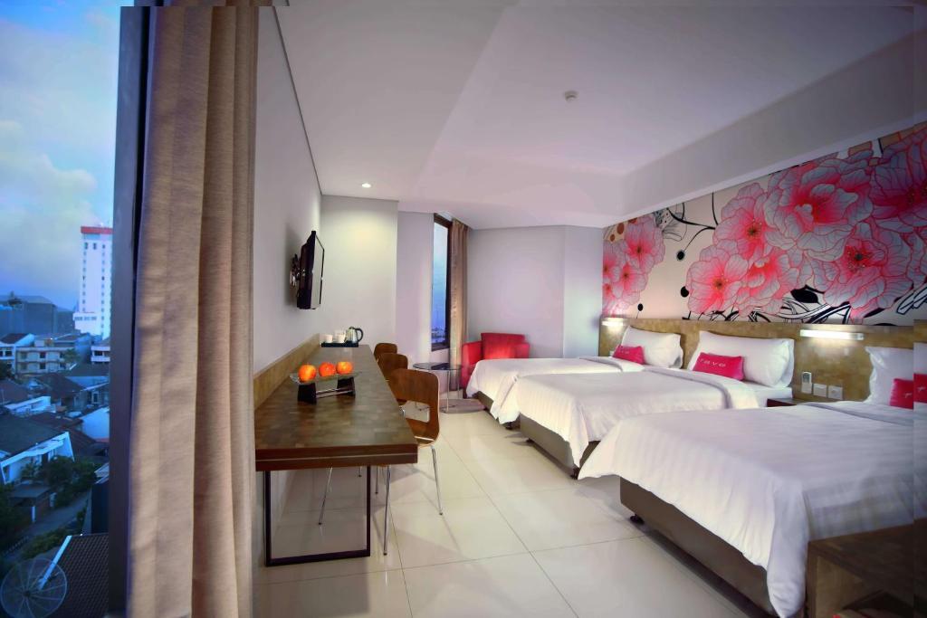Aston Inn Pantai Losari Macáçar Exterior foto
