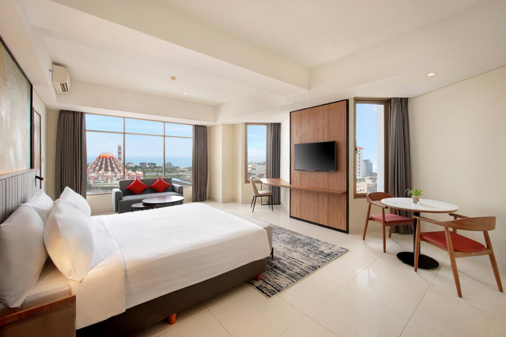 Aston Inn Pantai Losari Macáçar Exterior foto