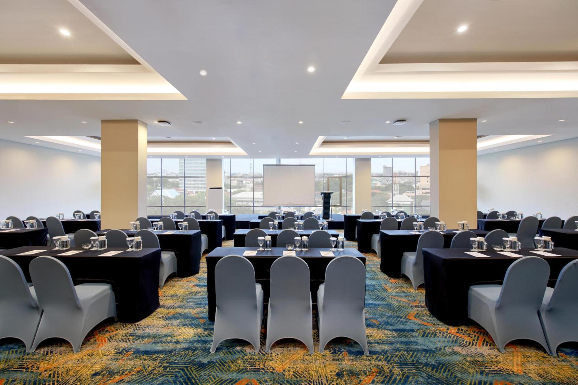 Aston Inn Pantai Losari Macáçar Exterior foto
