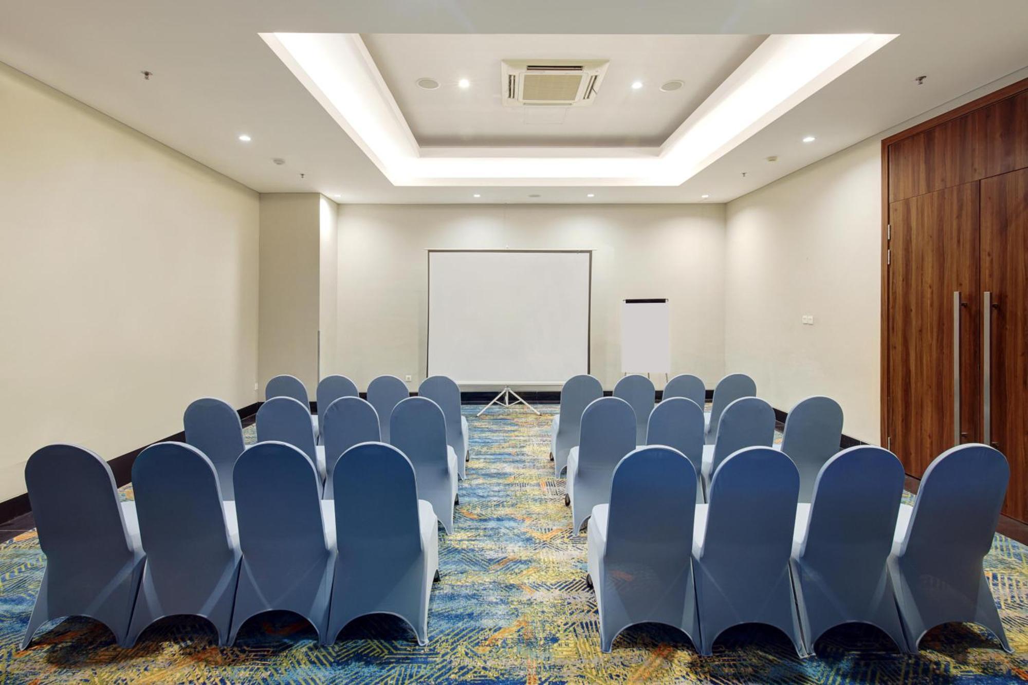 Aston Inn Pantai Losari Macáçar Exterior foto