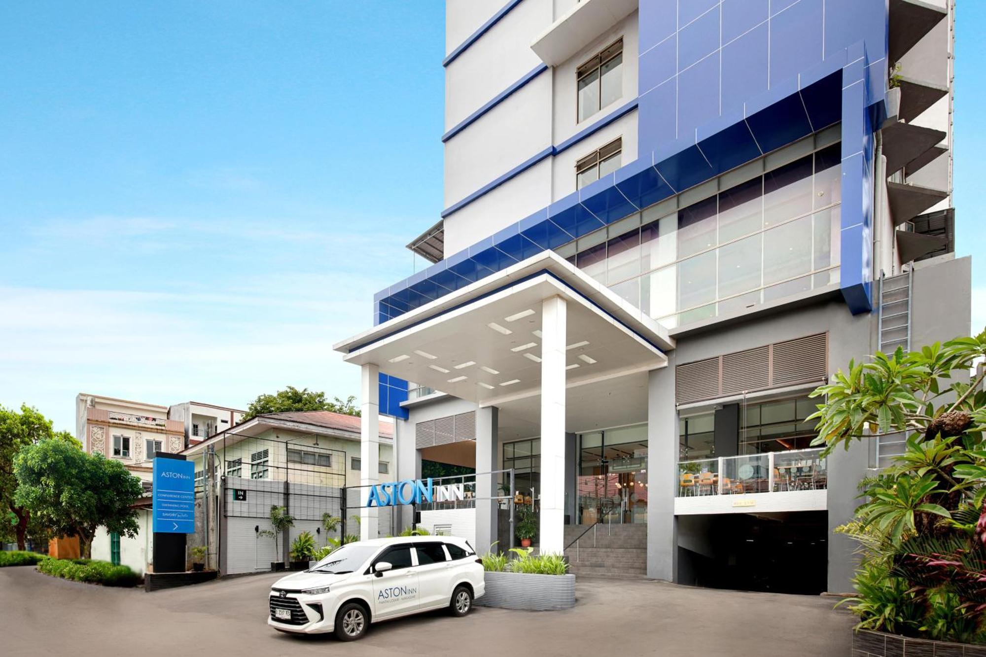 Aston Inn Pantai Losari Macáçar Exterior foto